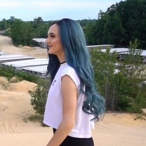 BEAUTIFUL BLUE / TURQUOISE WIG